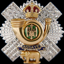 Load image into Gallery viewer, Highland Light Infantry Brooch (star)
