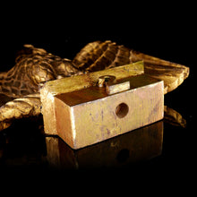 Load image into Gallery viewer, Model of the Imperial Eagle of Napoleon’s 2e Regiment d'Infanterie de Ligne, 1825