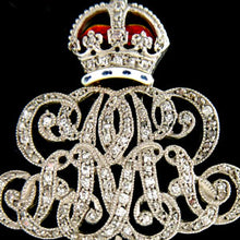 Load image into Gallery viewer, Grenadier Guards (Cypher) Brooch