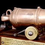 Load image into Gallery viewer, Royal Engineers - Model of a Bronze Carronade, 1810
