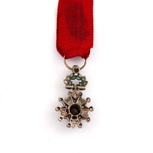 Load image into Gallery viewer, France - Legion d’Honneur, Chevalier badge, Fourth Republic
