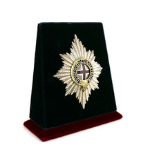 Load image into Gallery viewer, Coldstream Guards Pugree Badge, 1898
