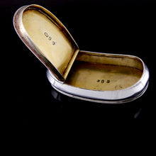 Load image into Gallery viewer, George III Heraldic Snuff Box, 1810
