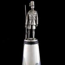 Load image into Gallery viewer, King&#39;s African Rifles - An Elizabeth II Figure of an Askari, 1959
