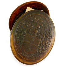 Load image into Gallery viewer, Sir Francis Drake Pressed Horn Box, 1710
