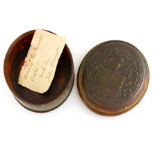 Load image into Gallery viewer, Sir Francis Drake Pressed Horn Box, 1710
