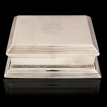Load image into Gallery viewer, Cheshire Regiment - Table Snuff Box, 1895
