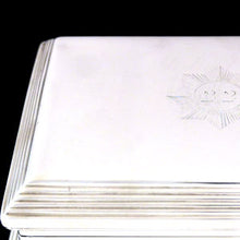 Load image into Gallery viewer, Cheshire Regiment - Table Snuff Box, 1895
