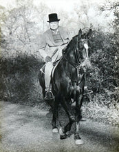 Load image into Gallery viewer, Churchill - Associated Press Hunting Photograph, 1948
