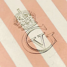 Load image into Gallery viewer, A First World War George V Royal Presentation Vesta Case, 1916
