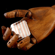 Load image into Gallery viewer, A First World War George V Royal Presentation Vesta Case, 1916
