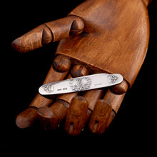Load image into Gallery viewer, Edward VII Coronation - Commemorative Pocket Fruit Knife, 1902
