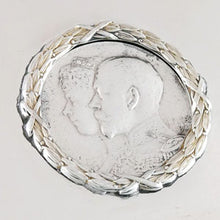 Load image into Gallery viewer, Prince &amp; Princess of Wales’s Tour to India Presentation Table Snuff Box, 1905
