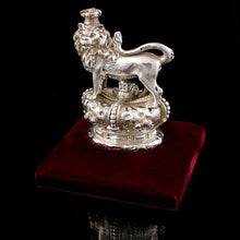 Load image into Gallery viewer, An Early Victorian Silver Finial by Paul Storr, 1838-39
